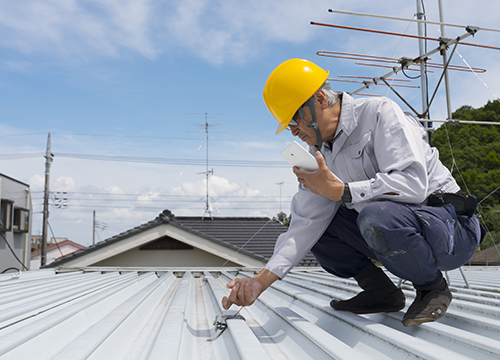 屋根塗装が必要な理由と施工時期